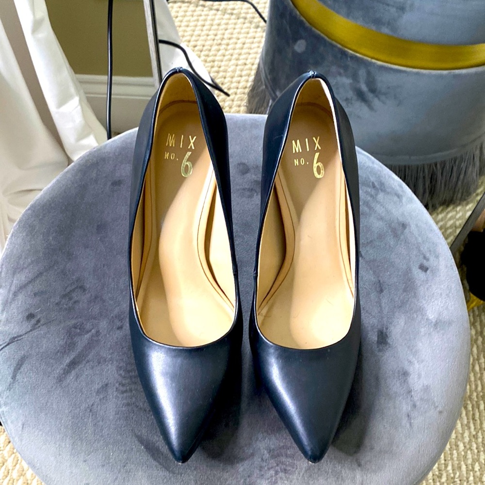 Mix no 6 - black pump with clear heel